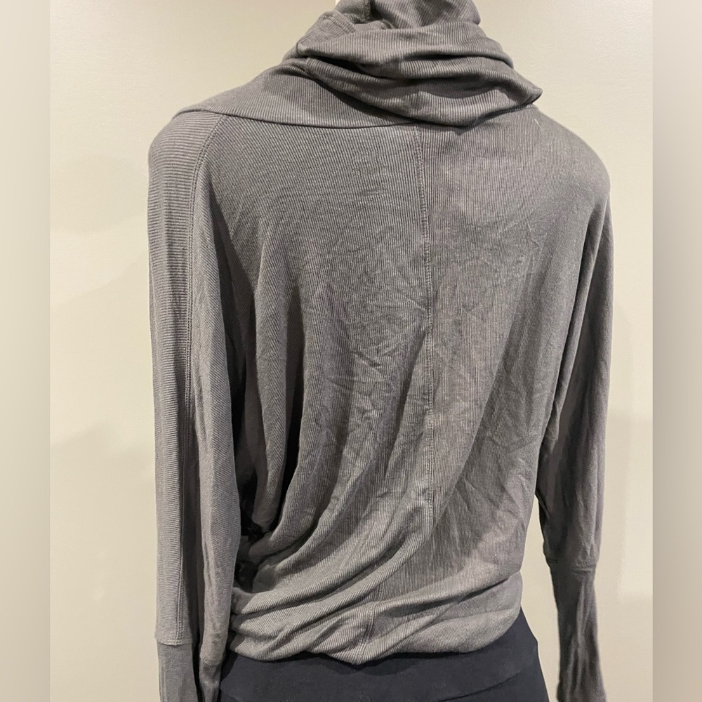 Tonic Active / Amsonia bamboo green long sleeve with cowl hood size small - Picture 5 of 8